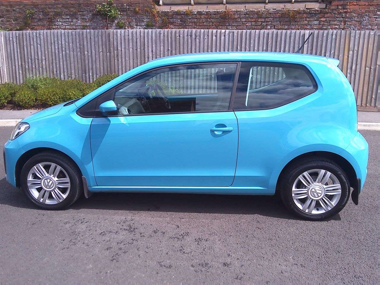 2017 VOLKSWAGEN UP! 2017 VOLKSWAGEN UP!