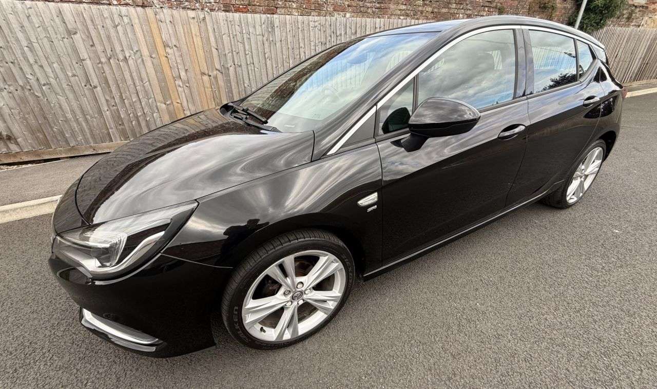 A 2019 VAUXHALL ASTRA 1.4i Turbo SRi VX Line Nav Hatchback 5dr Petrol Manual Euro 6 (s/s) (150 ps A 2019 VAUXHALL ASTRA 1.4i Turbo SRi VX Line Nav Hatchback 5dr Petrol Manual Euro 6 (s/s) (150 ps