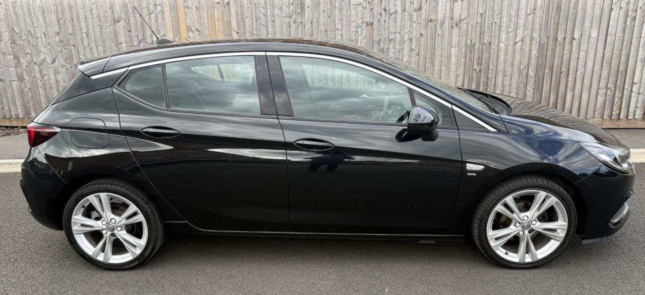 A 2019 VAUXHALL ASTRA 1.4i Turbo SRi VX Line Nav Hatchback 5dr Petrol Manual Euro 6 (s/s) (150 ps A 2019 VAUXHALL ASTRA 1.4i Turbo SRi VX Line Nav Hatchback 5dr Petrol Manual Euro 6 (s/s) (150 ps