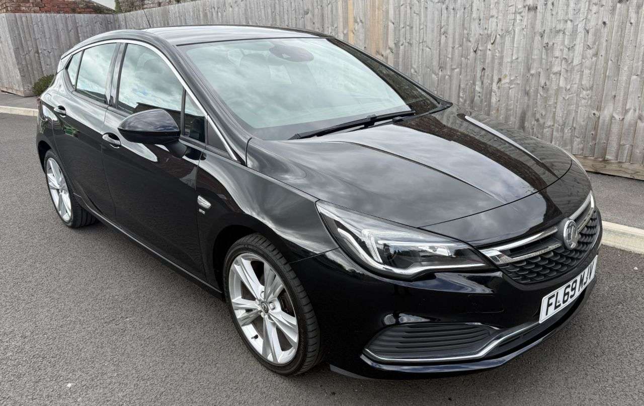 A 2019 VAUXHALL ASTRA 1.4i Turbo SRi VX Line Nav Hatchback 5dr Petrol Manual Euro 6 (s/s) (150 ps A 2019 VAUXHALL ASTRA 1.4i Turbo SRi VX Line Nav Hatchback 5dr Petrol Manual Euro 6 (s/s) (150 ps
