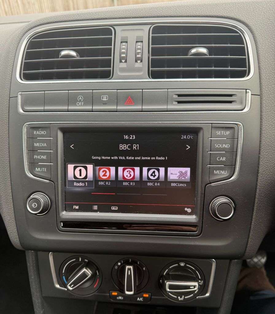 2015 VOLKSWAGEN POLO 2015 VOLKSWAGEN POLO