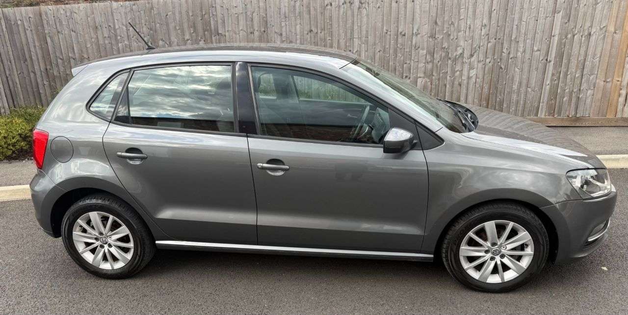 A 2015 VOLKSWAGEN POLO 1.2 TSI BlueMotion Tech SE Hatchback 5dr Petrol Manual Euro 6 (s/s) (90 ps) A 2015 VOLKSWAGEN POLO 1.2 TSI BlueMotion Tech SE Hatchback 5dr Petrol Manual Euro 6 (s/s) (90 ps)