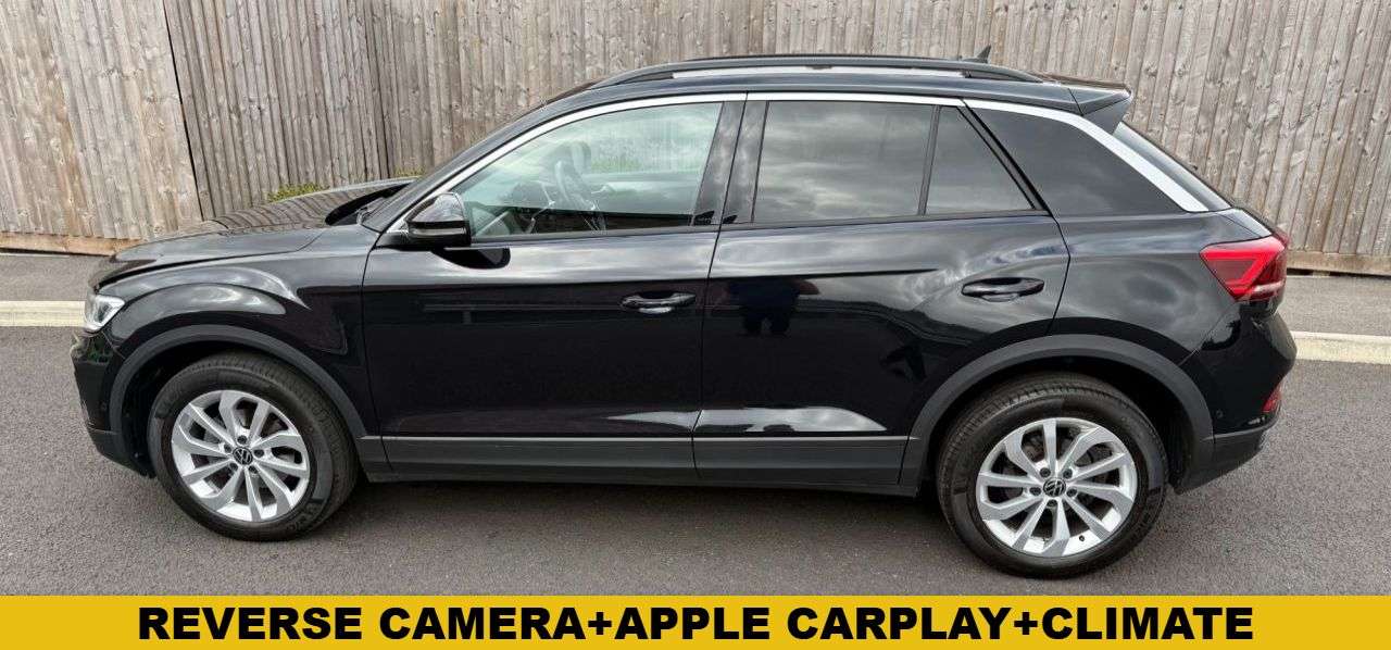 A 2022 VOLKSWAGEN T-ROC 1.0 TSI Life SUV 5dr Petrol Manual Euro 6 (s/s) (110 ps) CLIMATE CONTROL+CR A 2022 VOLKSWAGEN T-ROC 1.0 TSI Life SUV 5dr Petrol Manual Euro 6 (s/s) (110 ps) CLIMATE CONTROL+CR