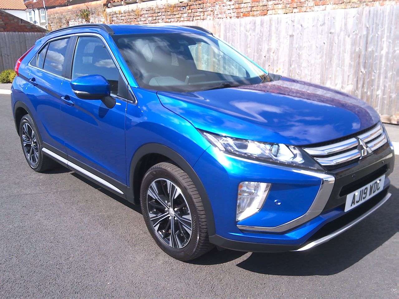 A 2019 MITSUBISHI ECLIPSE CROSS 1.5T 3 SUV 5dr Petrol Manual Euro 6 (s/s) (163 ps) A 2019 MITSUBISHI ECLIPSE CROSS 1.5T 3 SUV 5dr Petrol Manual Euro 6 (s/s) (163 ps)