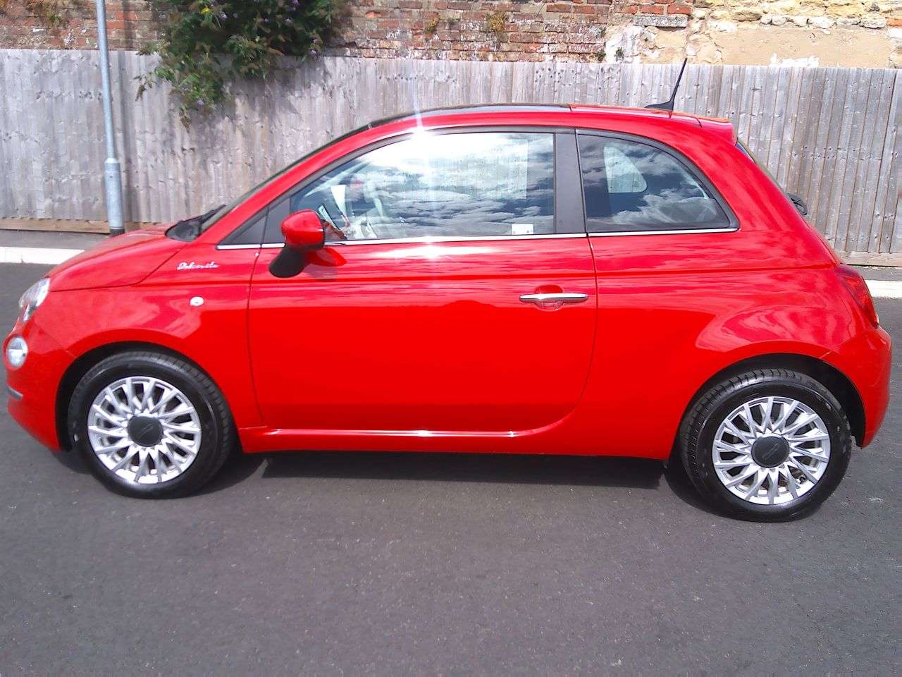 A 2022 FIAT 500 1.0 MHEV Dolcevita Hatchback 3dr Petrol Manual Euro 6 (s/s) (70 bhp) PAN RO A 2022 FIAT 500 1.0 MHEV Dolcevita Hatchback 3dr Petrol Manual Euro 6 (s/s) (70 bhp) PAN RO