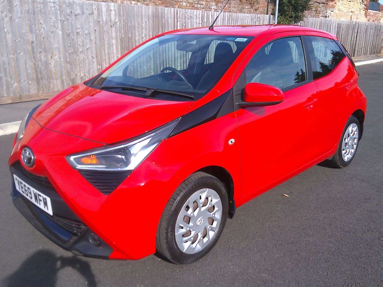 A 2019 TOYOTA AYGO 1.0 VVT-i x-play Hatchback 5dr Petrol Manual Euro 6 (71 ps) SERVICE, 12M MO A 2019 TOYOTA AYGO 1.0 VVT-i x-play Hatchback 5dr Petrol Manual Euro 6 (71 ps) SERVICE, 12M MO
