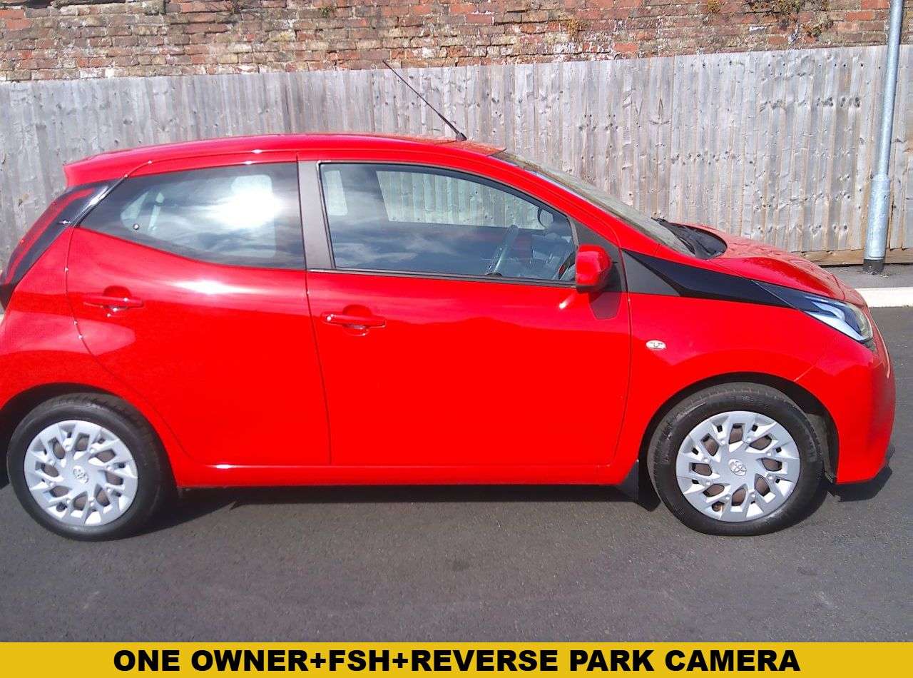 A 2019 TOYOTA AYGO 1.0 VVT-i x-play Hatchback 5dr Petrol Manual Euro 6 (71 ps) SERVICE, 12M MO A 2019 TOYOTA AYGO 1.0 VVT-i x-play Hatchback 5dr Petrol Manual Euro 6 (71 ps) SERVICE, 12M MO
