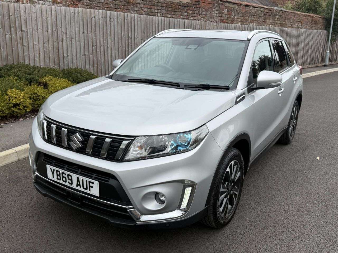 A 2019 SUZUKI VITARA 1.4 Boosterjet SZ5 SUV 5dr Petrol Auto ALLGRIP Euro 6 (s/s) (140 ps) PAN RO A 2019 SUZUKI VITARA 1.4 Boosterjet SZ5 SUV 5dr Petrol Auto ALLGRIP Euro 6 (s/s) (140 ps) PAN RO