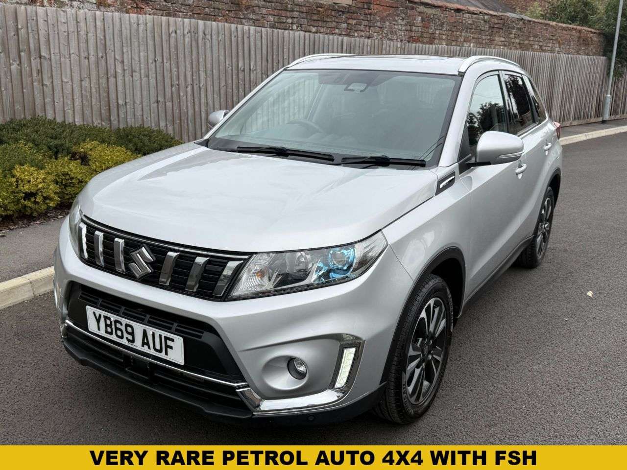 A 2019 SUZUKI VITARA 1.4 Boosterjet SZ5 SUV 5dr Petrol Auto ALLGRIP Euro 6 (s/s) (140 ps) PAN RO A 2019 SUZUKI VITARA 1.4 Boosterjet SZ5 SUV 5dr Petrol Auto ALLGRIP Euro 6 (s/s) (140 ps) PAN RO
