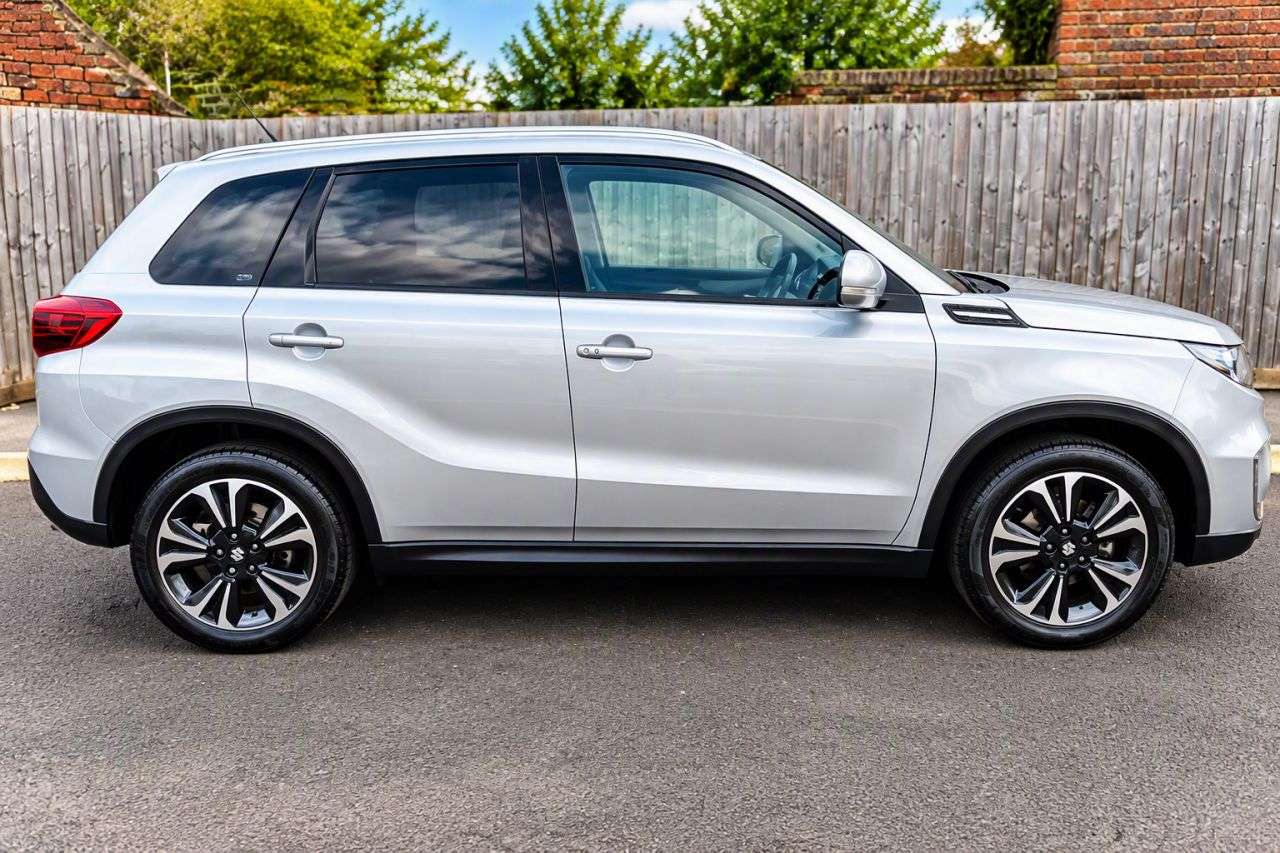 A 2019 SUZUKI VITARA 1.4 Boosterjet SZ5 SUV 5dr Petrol Auto ALLGRIP Euro 6 (s/s) (140 ps) PAN RO A 2019 SUZUKI VITARA 1.4 Boosterjet SZ5 SUV 5dr Petrol Auto ALLGRIP Euro 6 (s/s) (140 ps) PAN RO