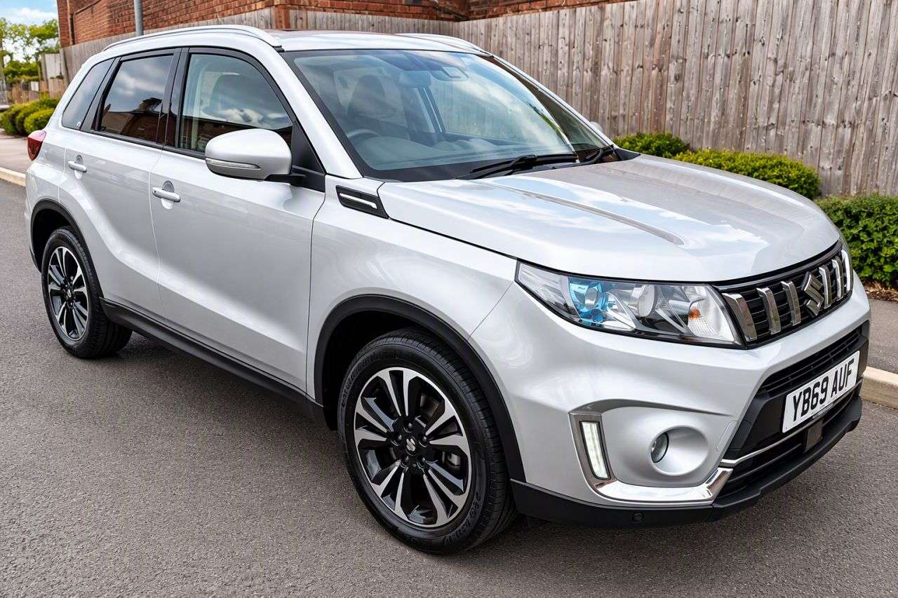 A 2019 SUZUKI VITARA 1.4 Boosterjet SZ5 SUV 5dr Petrol Auto ALLGRIP Euro 6 (s/s) (140 ps) PAN RO A 2019 SUZUKI VITARA 1.4 Boosterjet SZ5 SUV 5dr Petrol Auto ALLGRIP Euro 6 (s/s) (140 ps) PAN RO