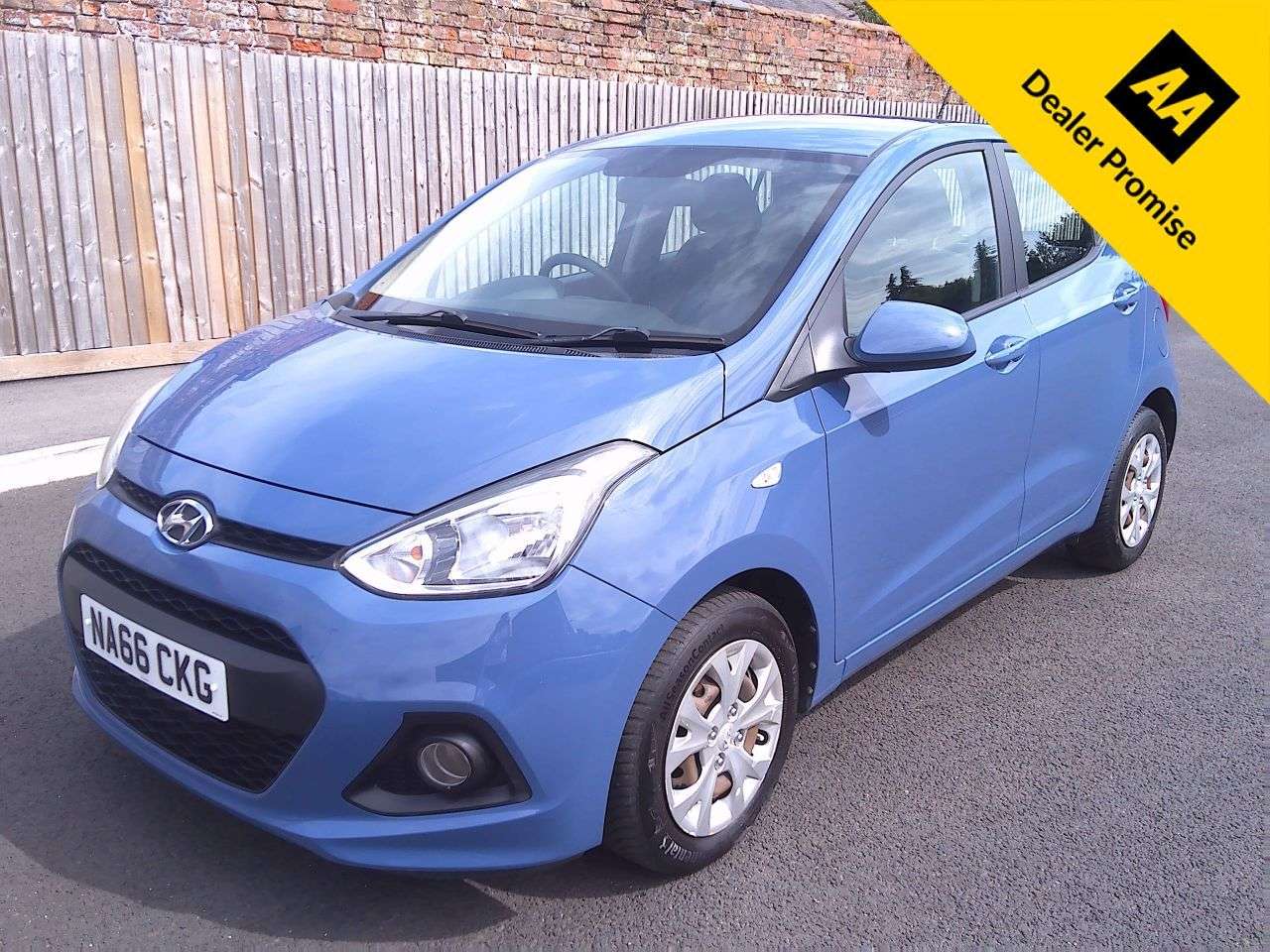A 2016 HYUNDAI I10 1.0 SE Hatchback 5dr Petrol Manual Euro 5 (66 ps) SERVICE, 12M MOT & 6M WAR A 2016 HYUNDAI I10 1.0 SE Hatchback 5dr Petrol Manual Euro 5 (66 ps) SERVICE, 12M MOT & 6M WAR