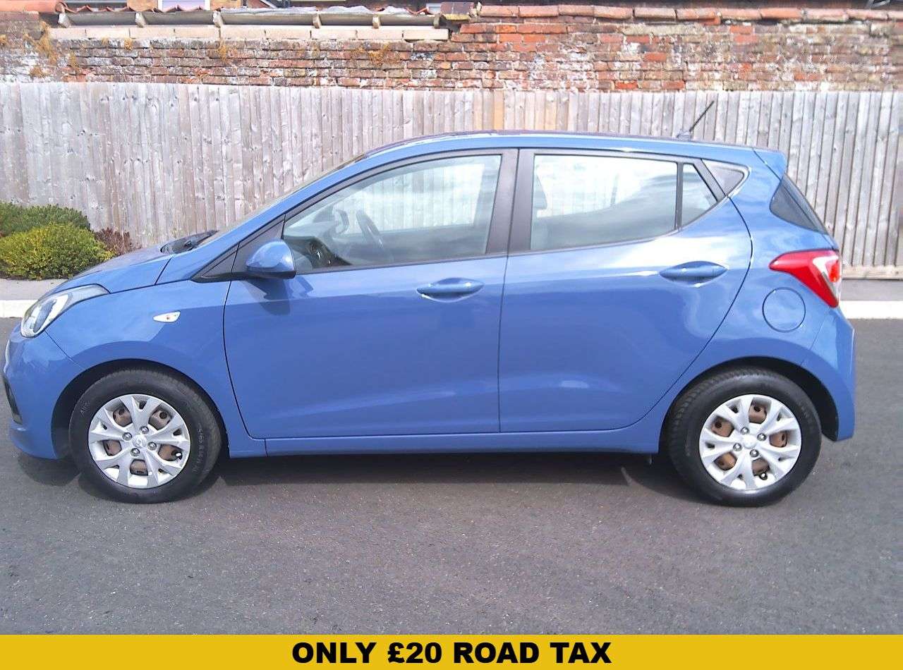 A 2016 HYUNDAI I10 1.0 SE Hatchback 5dr Petrol Manual Euro 5 (66 ps) SERVICE, 12M MOT & 6M WAR A 2016 HYUNDAI I10 1.0 SE Hatchback 5dr Petrol Manual Euro 5 (66 ps) SERVICE, 12M MOT & 6M WAR