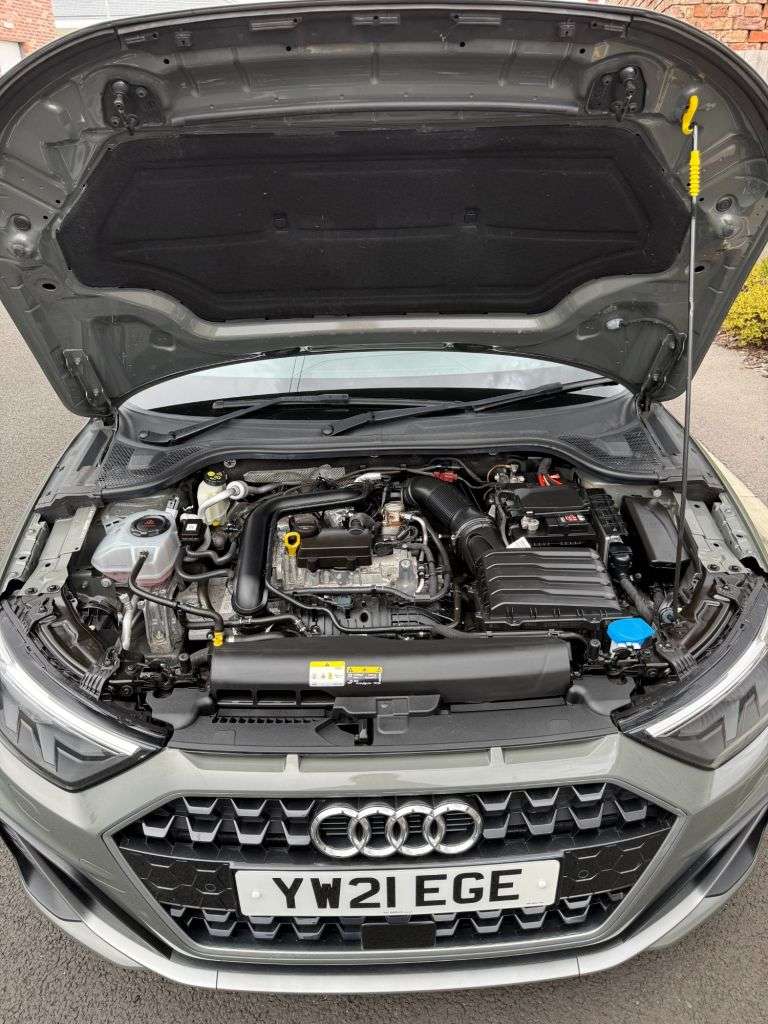2021 AUDI A1 2021 AUDI A1