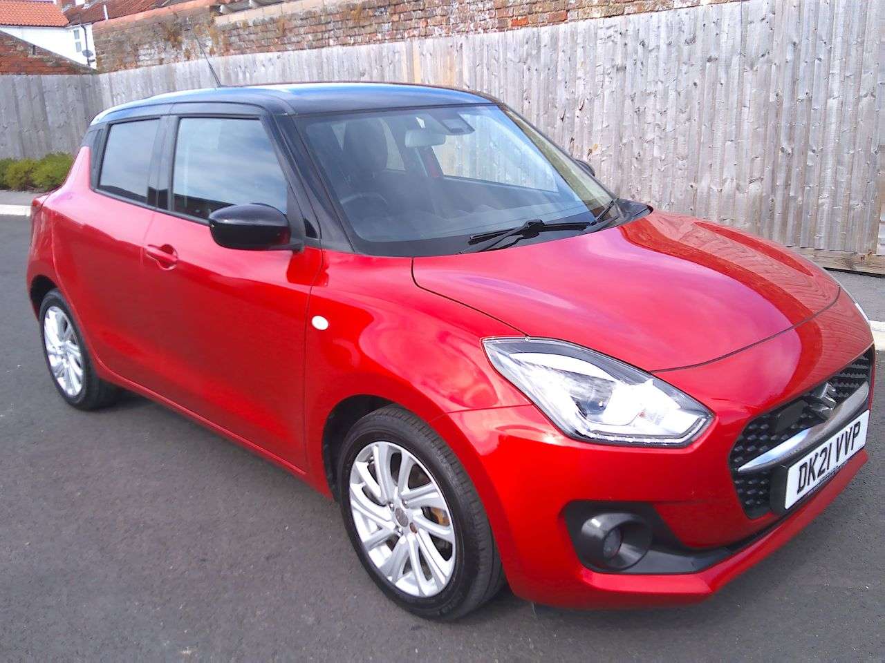 A 2021 SUZUKI SWIFT 1.2 Dualjet MHEV SZ-T Hatchback 5dr Petrol Hybrid CVT Euro 6 (s/s) (83 ps) A 2021 SUZUKI SWIFT 1.2 Dualjet MHEV SZ-T Hatchback 5dr Petrol Hybrid CVT Euro 6 (s/s) (83 ps)