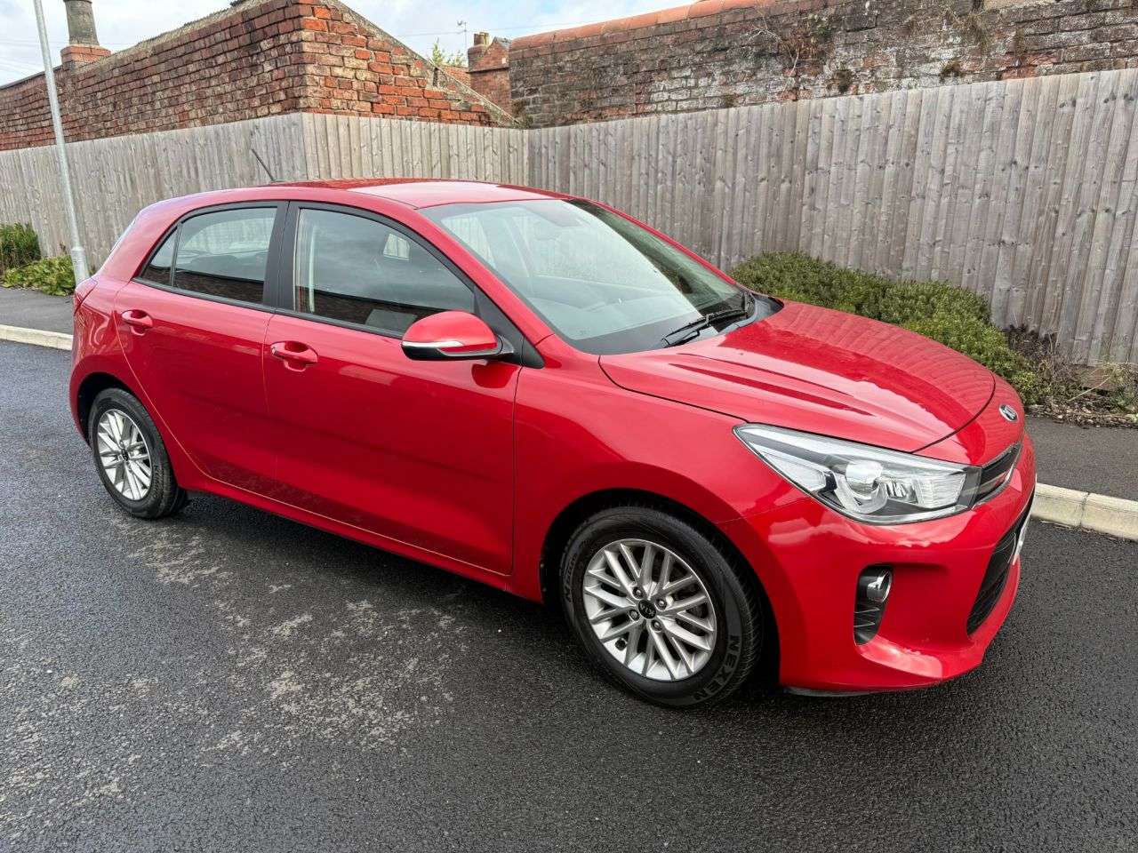 A 2020 KIA RIO 1.25 2 Hatchback 5dr Petrol Manual Euro 6 (s/s) (83 bhp) 7 SERVICE STAMPS+C A 2020 KIA RIO 1.25 2 Hatchback 5dr Petrol Manual Euro 6 (s/s) (83 bhp) 7 SERVICE STAMPS+C