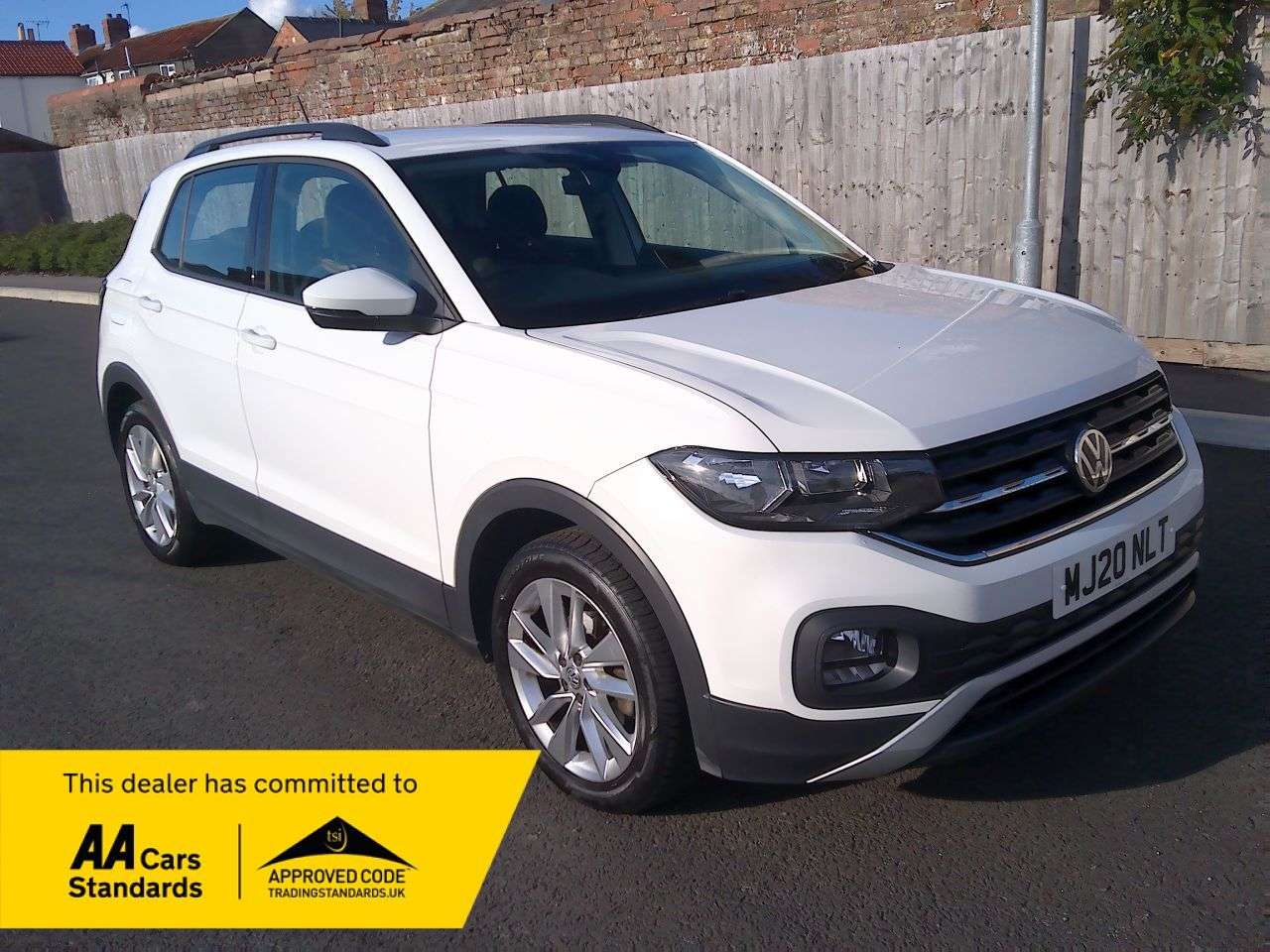 A 2020 VOLKSWAGEN T-CROSS 1.0 TSI SE SUV 5dr Petrol Manual Euro 6 (s/s) (95 ps) SERVICE,12M MOT & 6M A 2020 VOLKSWAGEN T-CROSS 1.0 TSI SE SUV 5dr Petrol Manual Euro 6 (s/s) (95 ps) SERVICE,12M MOT & 6M