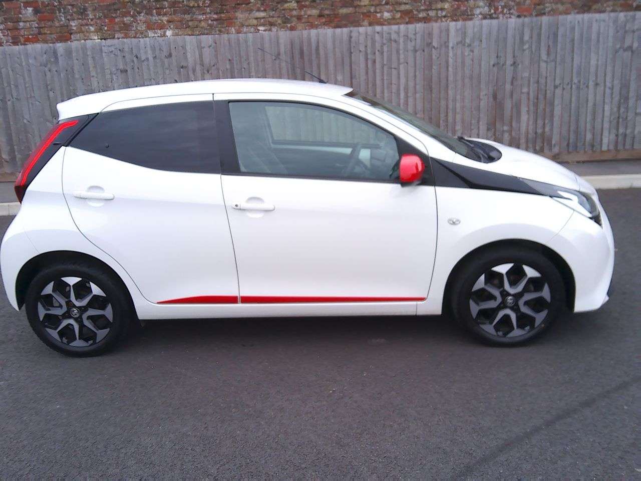 2021 TOYOTA AYGO 2021 TOYOTA AYGO