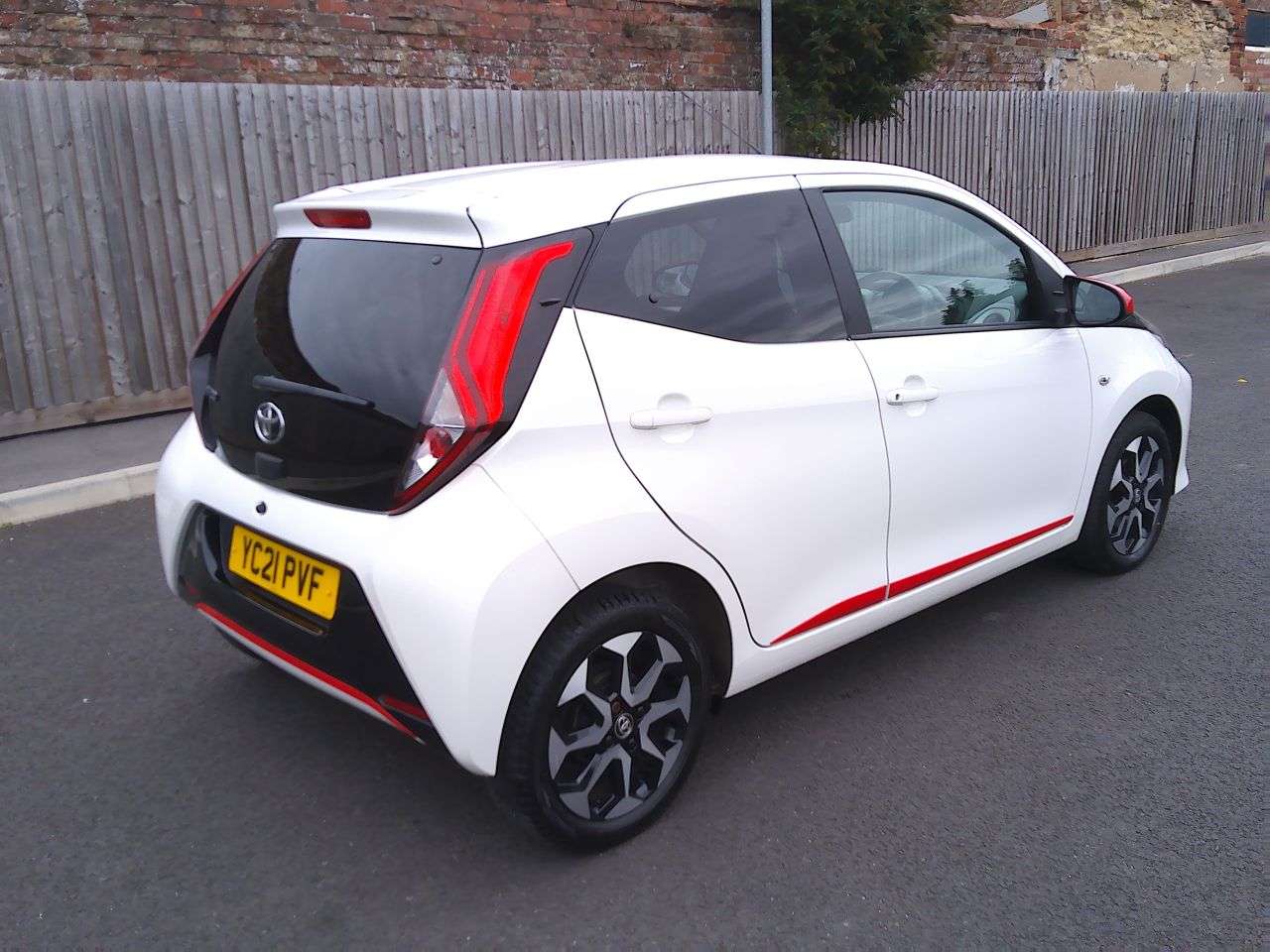 2021 TOYOTA AYGO 2021 TOYOTA AYGO