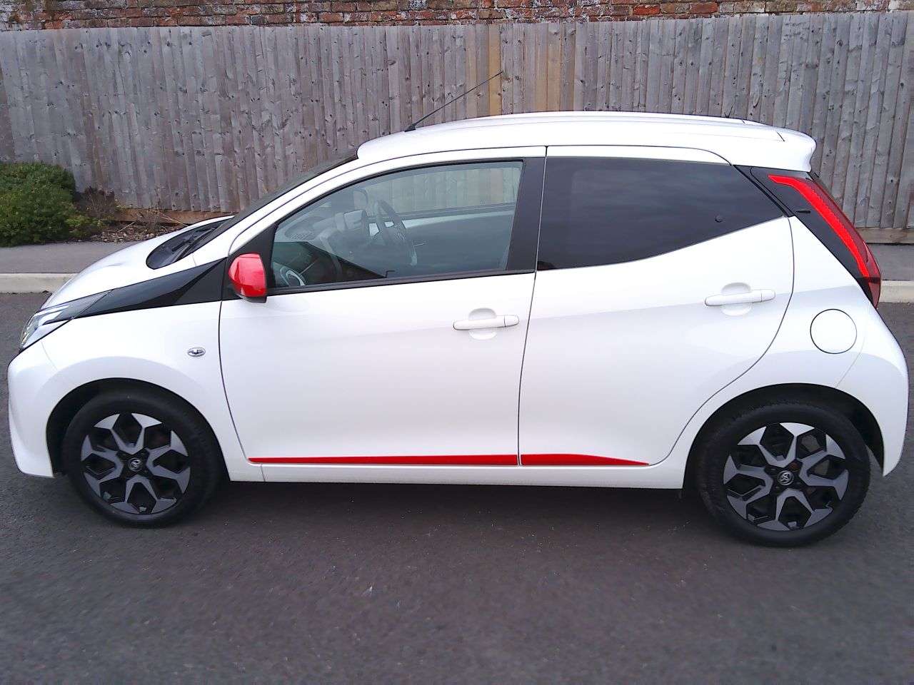 2021 TOYOTA AYGO 2021 TOYOTA AYGO