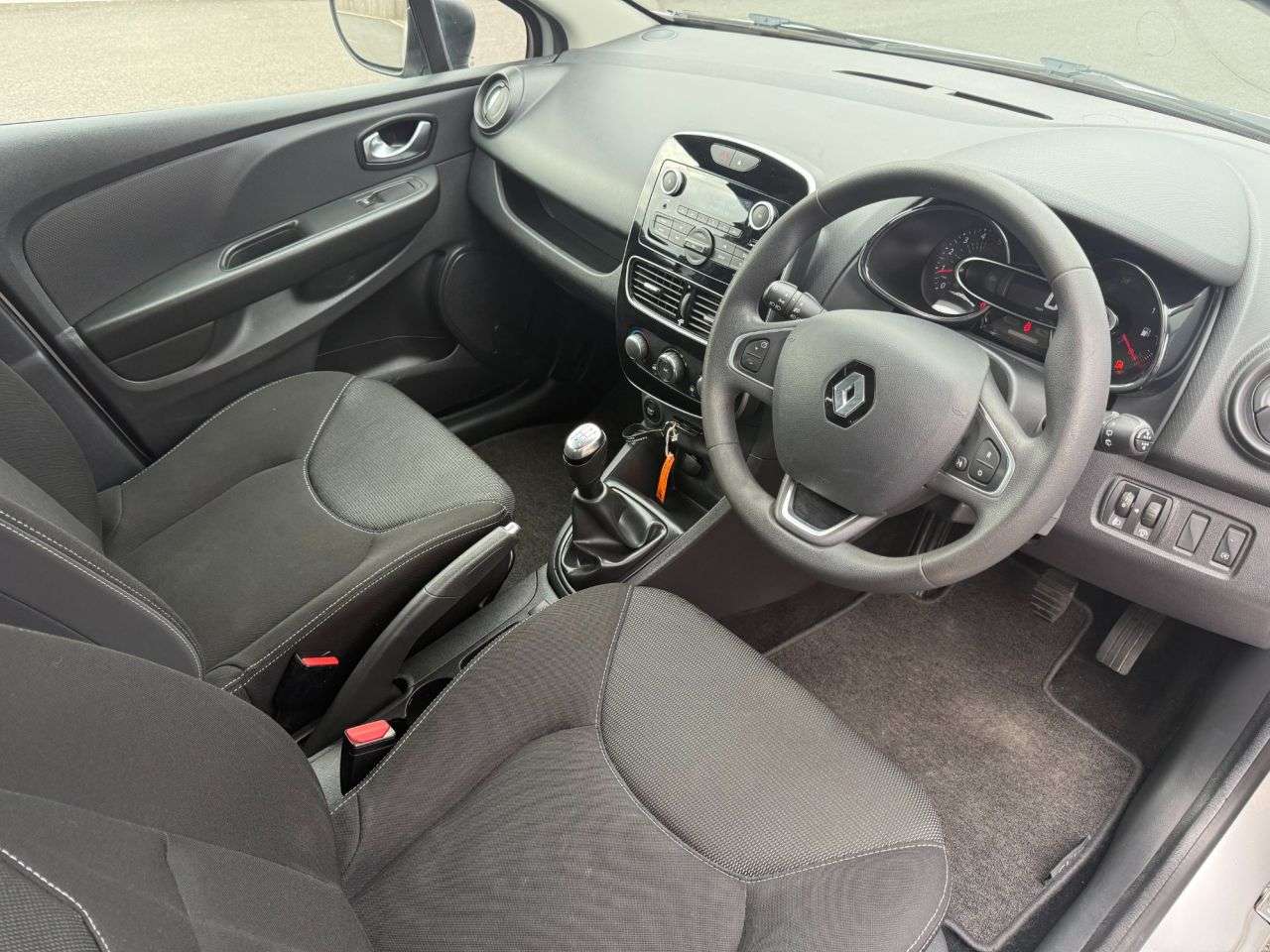 2017 RENAULT CLIO 2017 RENAULT CLIO