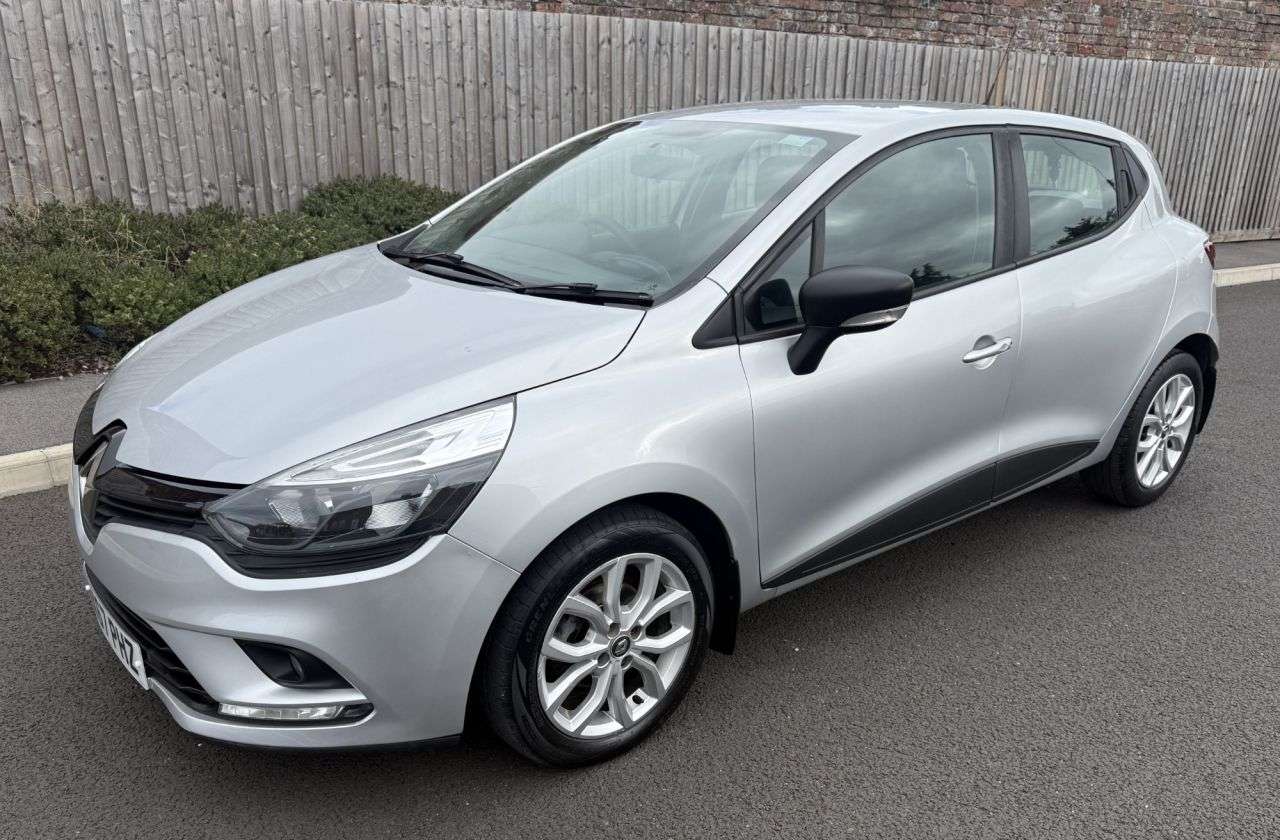 A 2017 RENAULT CLIO 1.5 Clio Play 5dr Hatchback Diesel Manual Euro 6 74 BHP FULLSERVICE,12M MOT A 2017 RENAULT CLIO 1.5 Clio Play 5dr Hatchback Diesel Manual Euro 6 74 BHP FULLSERVICE,12M MOT
