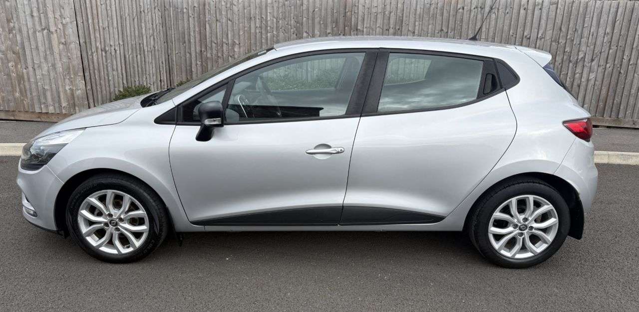 2017 RENAULT CLIO 2017 RENAULT CLIO