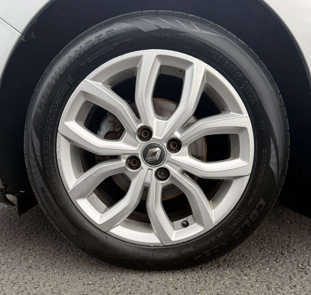 2017 RENAULT CLIO 2017 RENAULT CLIO