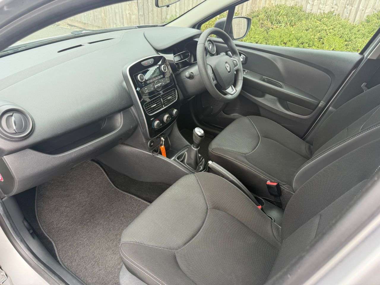 2017 RENAULT CLIO 2017 RENAULT CLIO