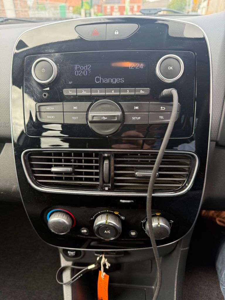 2017 RENAULT CLIO 2017 RENAULT CLIO