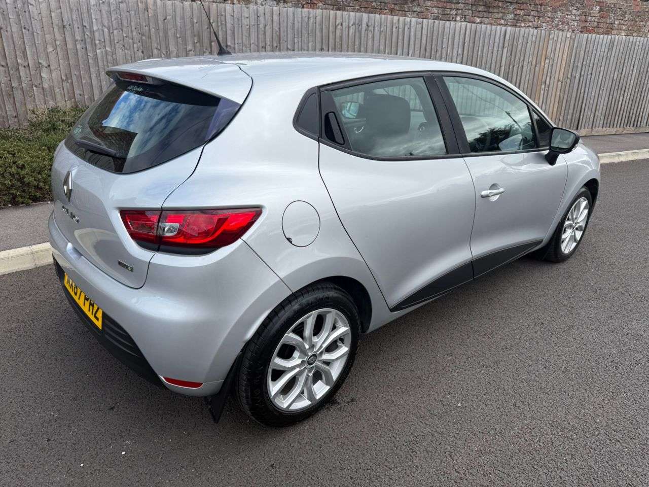 2017 RENAULT CLIO 2017 RENAULT CLIO