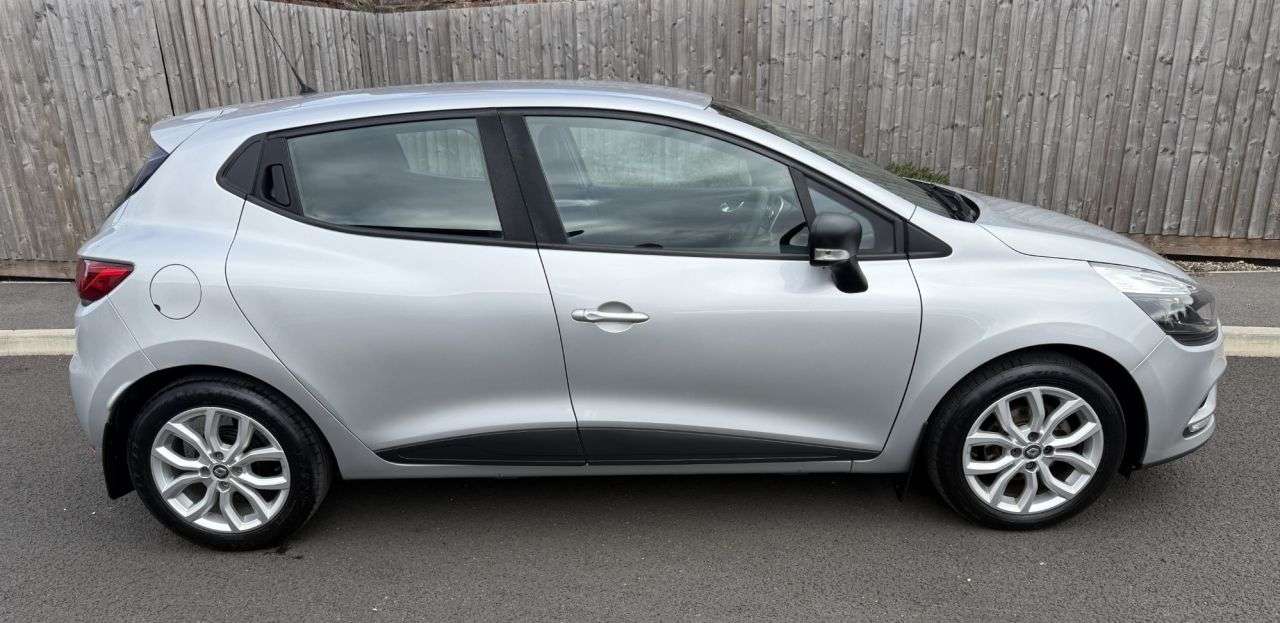 2017 RENAULT CLIO 2017 RENAULT CLIO