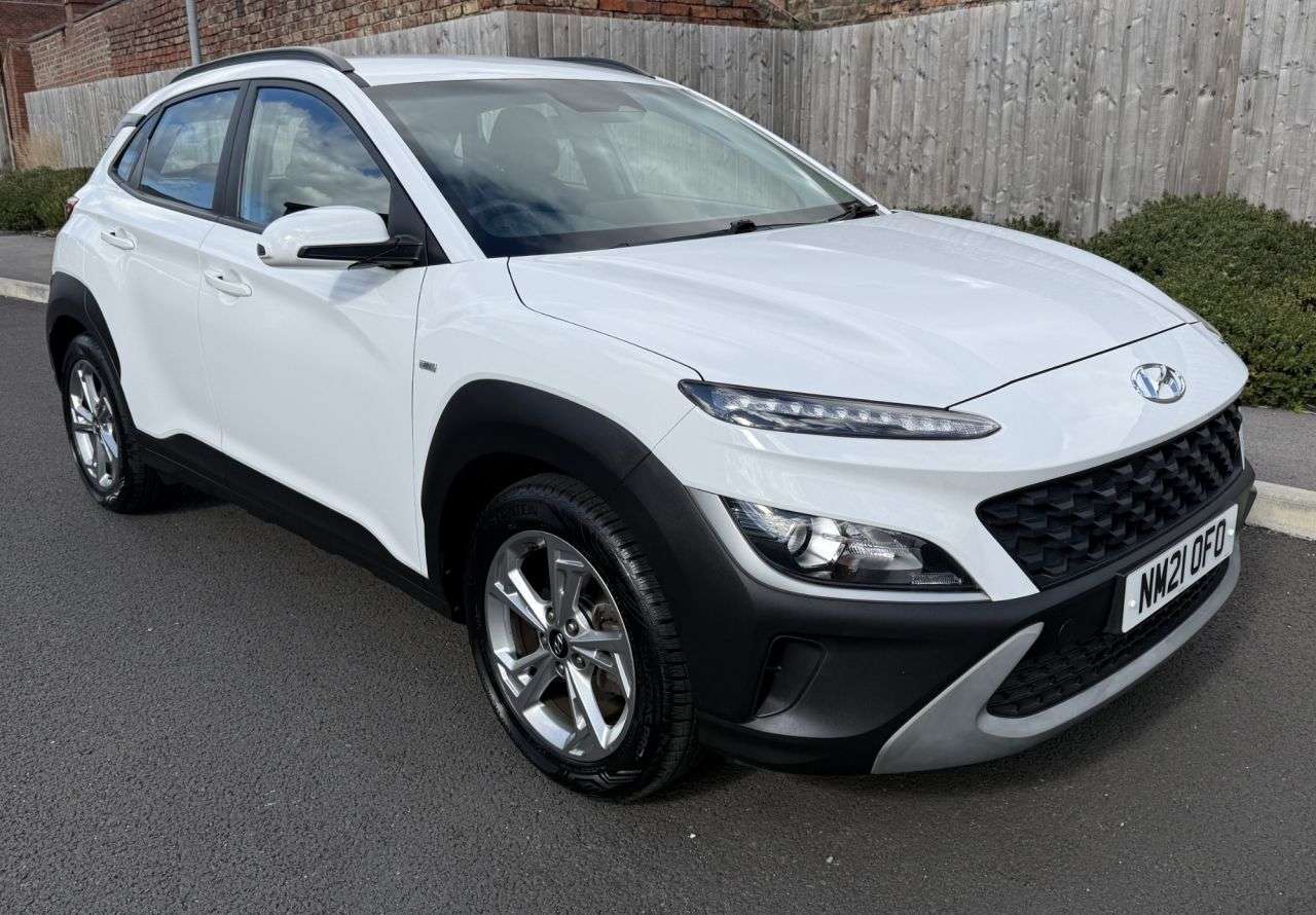 A 2021 HYUNDAI KONA 1.0 T-GDi MHEV SE Connect SUV 5dr Petrol Hybrid Manual Euro 6 (s/s) (120 ps A 2021 HYUNDAI KONA 1.0 T-GDi MHEV SE Connect SUV 5dr Petrol Hybrid Manual Euro 6 (s/s) (120 ps