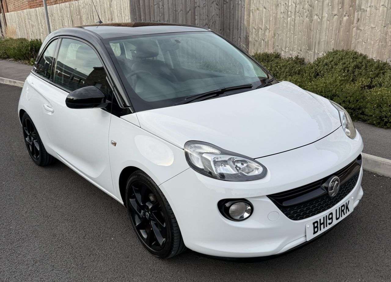 A 2019 VAUXHALL ADAM 1.2i Griffin Hatchback 3dr Petrol Manual Euro 6 (70 ps) SERVICE, 12M MOT & A 2019 VAUXHALL ADAM 1.2i Griffin Hatchback 3dr Petrol Manual Euro 6 (70 ps) SERVICE, 12M MOT &