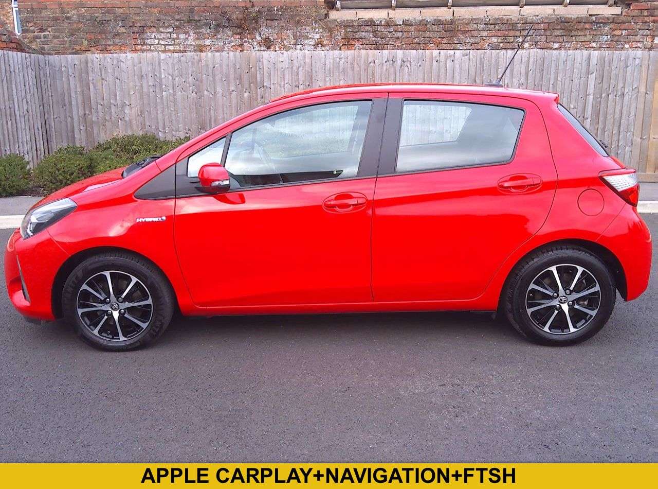 A 2019 TOYOTA YARIS 1.5 VVT-h Icon Tech Hatchback 5dr Petrol Hybrid E-CVT Euro 6 (s/s) (100 ps) A 2019 TOYOTA YARIS 1.5 VVT-h Icon Tech Hatchback 5dr Petrol Hybrid E-CVT Euro 6 (s/s) (100 ps)