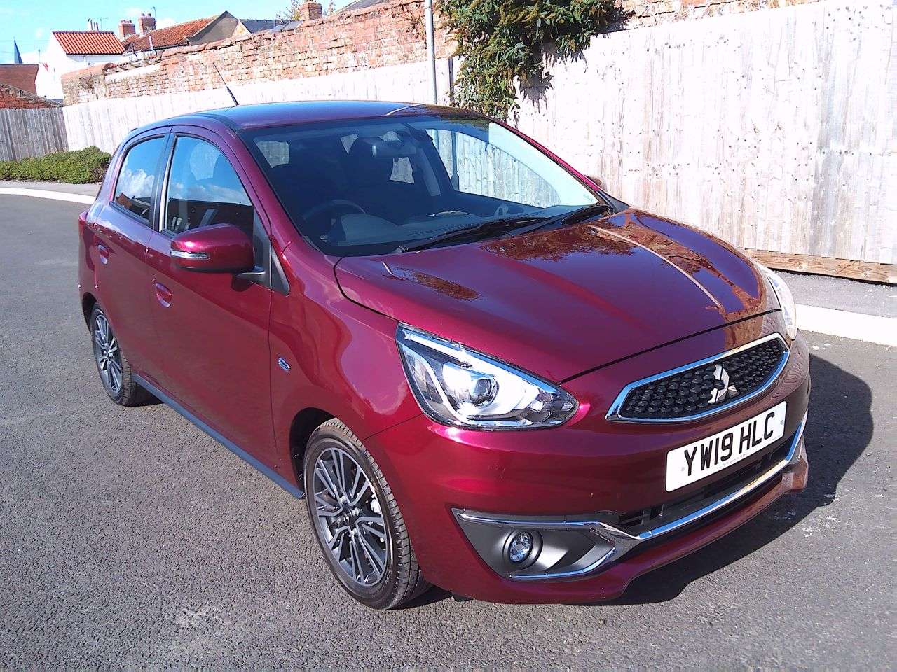 A 2019 MITSUBISHI MIRAGE 1.2 4 Hatchback 5dr Petrol Manual Euro 6 (s/s) (79 ps) NAV, CLIMATE, CRUISE A 2019 MITSUBISHI MIRAGE 1.2 4 Hatchback 5dr Petrol Manual Euro 6 (s/s) (79 ps) NAV, CLIMATE, CRUISE