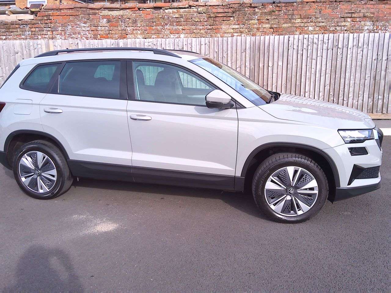A 2023 SKODA KAROQ 1.5 TSi SE Drive 6-Sp Manual 5-dr (150bhp) SERVICE & 6M WARRANTY INCLUDED A 2023 SKODA KAROQ 1.5 TSi SE Drive 6-Sp Manual 5-dr (150bhp) SERVICE & 6M WARRANTY INCLUDED
