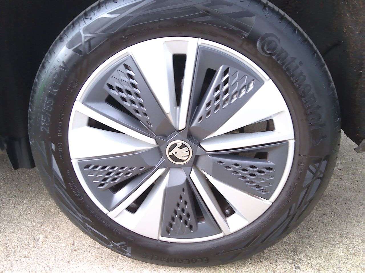 2023 SKODA KAROQ 2023 SKODA KAROQ