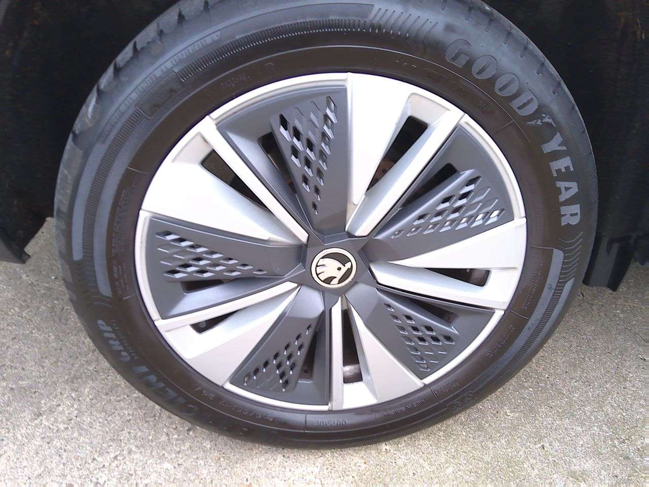 2023 SKODA KAROQ 2023 SKODA KAROQ