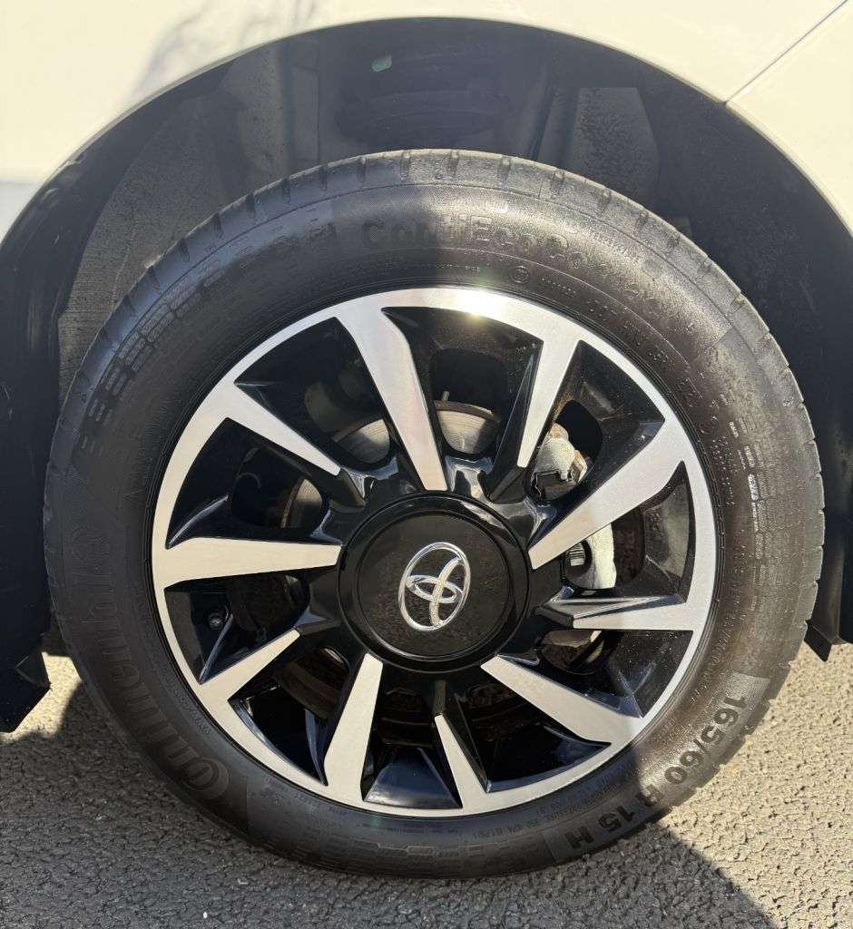 2021 TOYOTA AYGO 2021 TOYOTA AYGO