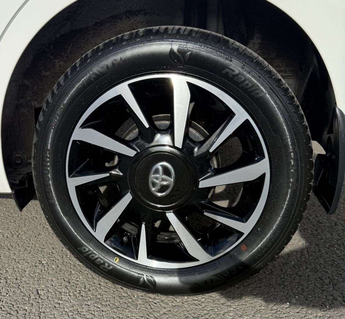 2021 TOYOTA AYGO 2021 TOYOTA AYGO