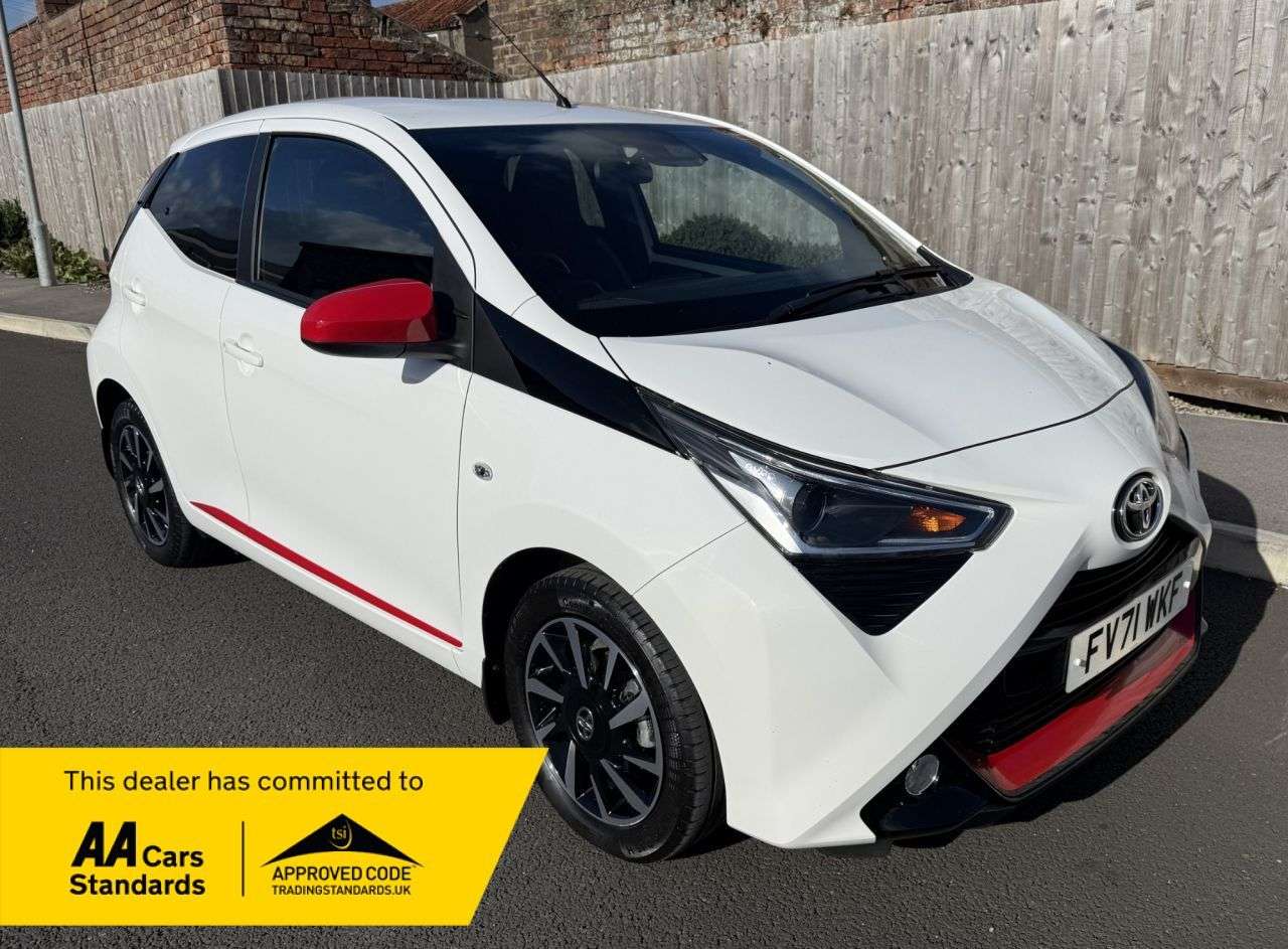 A 2021 TOYOTA AYGO 1.0 VVT-i x-trend Hatchback 5dr Petrol Manual Euro 6 (s/s) (71 ps) V LOW MI A 2021 TOYOTA AYGO 1.0 VVT-i x-trend Hatchback 5dr Petrol Manual Euro 6 (s/s) (71 ps) V LOW MI