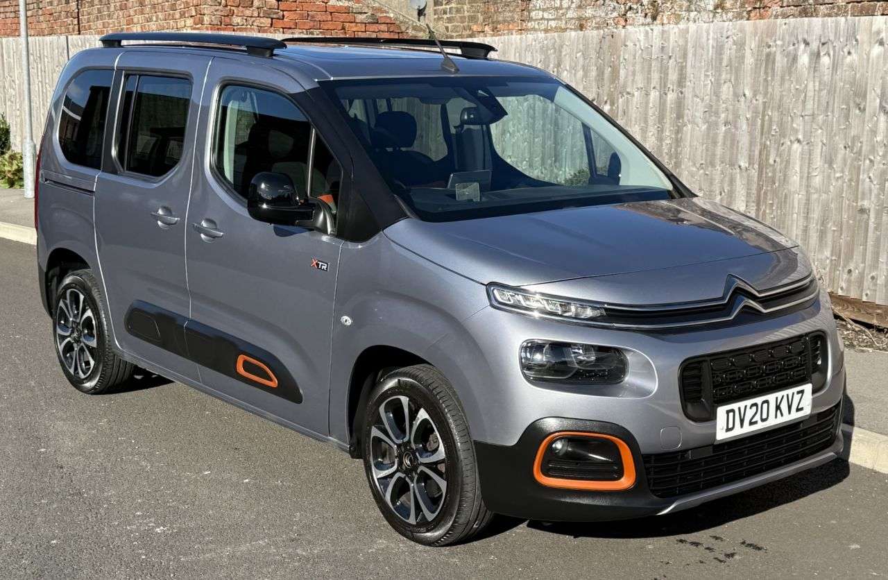 A 2020 CITROEN BERLINGO 1.5 BlueHDi Flair XTR M MPV 5dr Diesel Manual Euro 6 (s/s) (130 ps) SERVICE A 2020 CITROEN BERLINGO 1.5 BlueHDi Flair XTR M MPV 5dr Diesel Manual Euro 6 (s/s) (130 ps) SERVICE