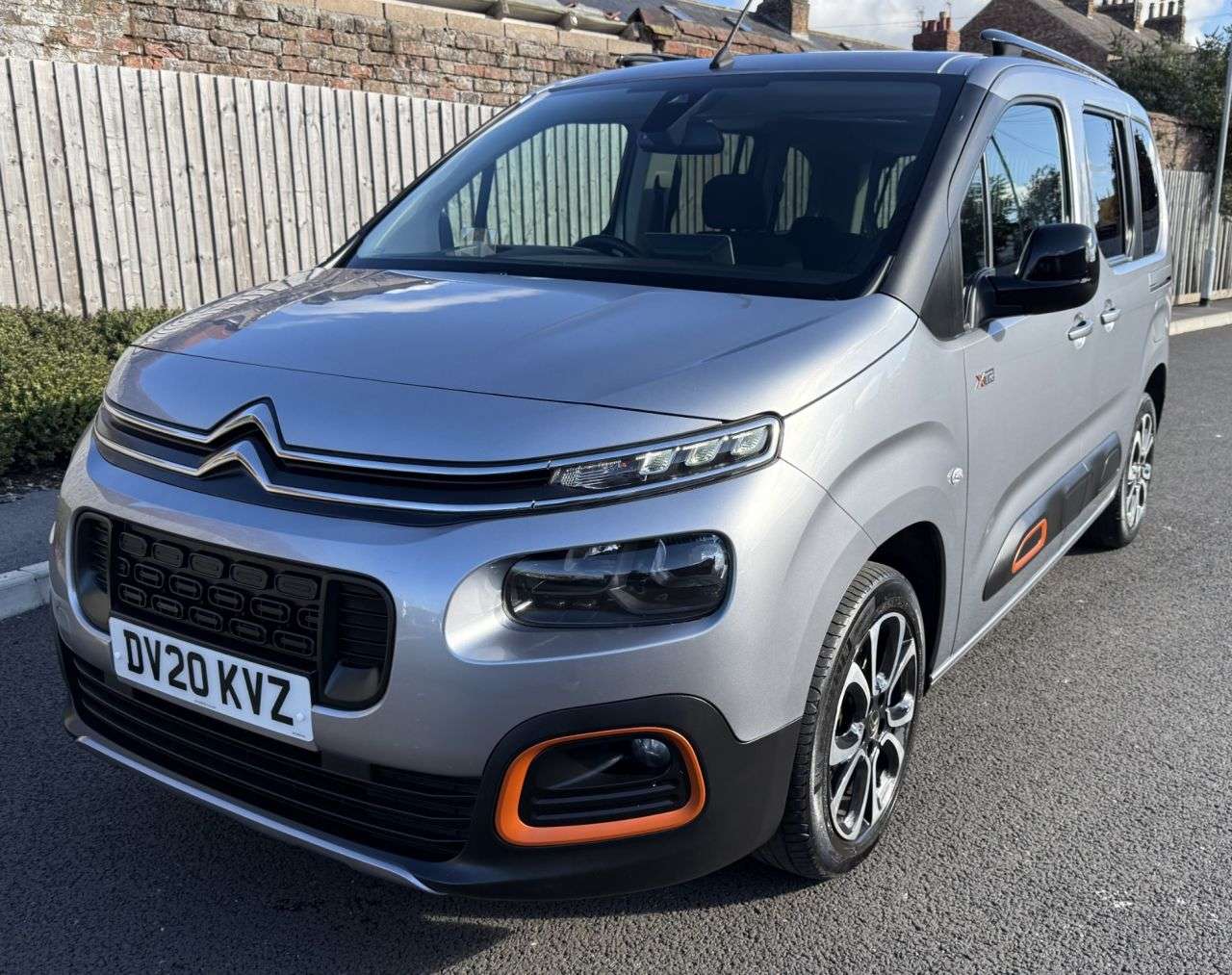 A 2020 CITROEN BERLINGO 1.5 BlueHDi Flair XTR M MPV 5dr Diesel Manual Euro 6 (s/s) (130 ps) SERVICE A 2020 CITROEN BERLINGO 1.5 BlueHDi Flair XTR M MPV 5dr Diesel Manual Euro 6 (s/s) (130 ps) SERVICE