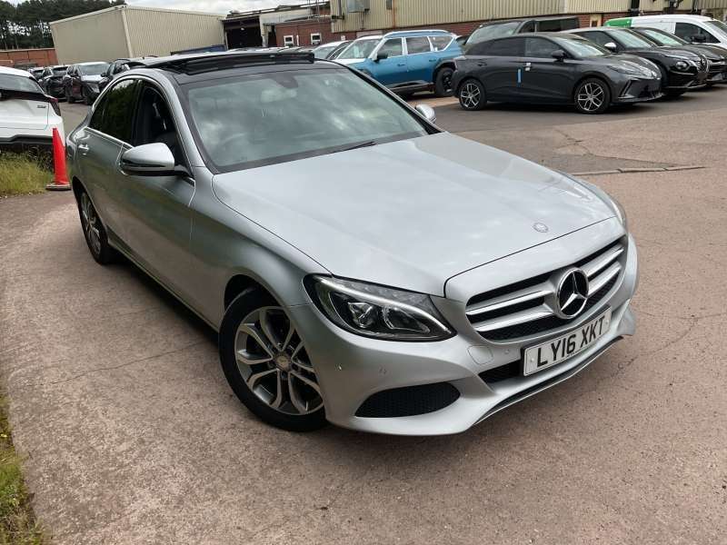 A 2016 MERCEDES-BENZ C CLASS 1.6 C200 D SPORT PREMIUM 4d 136 BHP PANORAMIC ROOF, REVERSE CAMERA, HEA A 2016 MERCEDES-BENZ C CLASS 1.6 C200 D SPORT PREMIUM 4d 136 BHP PANORAMIC ROOF, REVERSE CAMERA, HEA