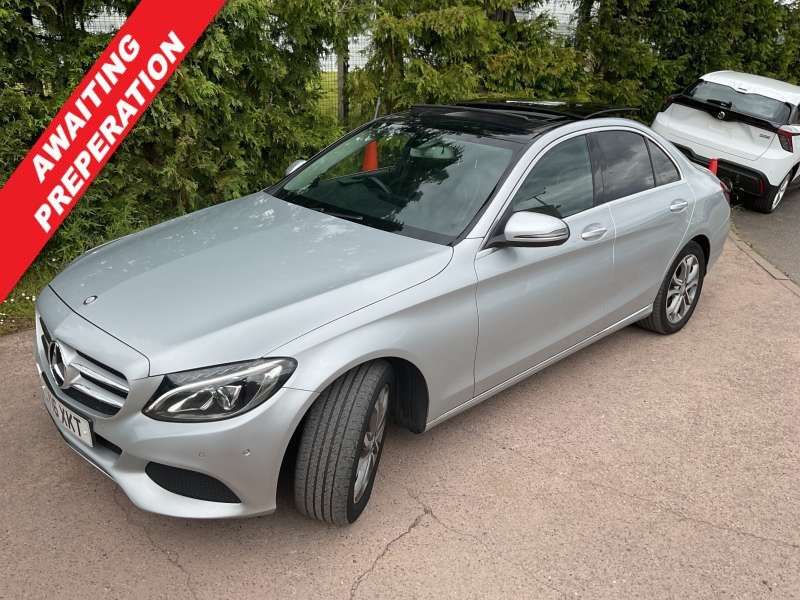 A 2016 MERCEDES-BENZ C CLASS 1.6 C200 D SPORT PREMIUM 4d 136 BHP PANORAMIC ROOF, REVERSE CAMERA, HEA A 2016 MERCEDES-BENZ C CLASS 1.6 C200 D SPORT PREMIUM 4d 136 BHP PANORAMIC ROOF, REVERSE CAMERA, HEA