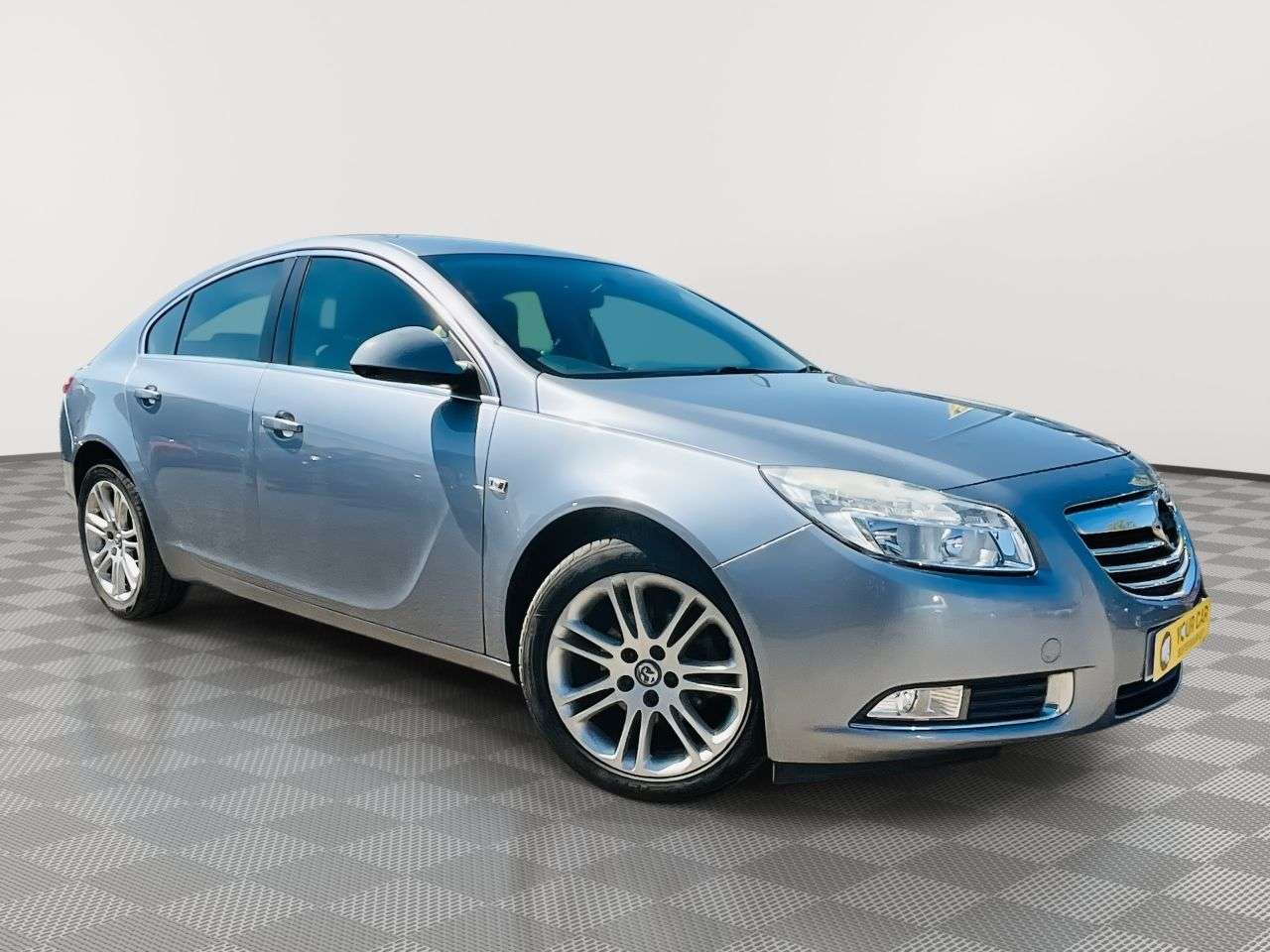 A 2009 VAUXHALL INSIGNIA 1.8 16V Exclusiv Hatchback 5dr Petrol Manual Euro 5 (140 ps) CRUISE CONTROL A 2009 VAUXHALL INSIGNIA 1.8 16V Exclusiv Hatchback 5dr Petrol Manual Euro 5 (140 ps) CRUISE CONTROL