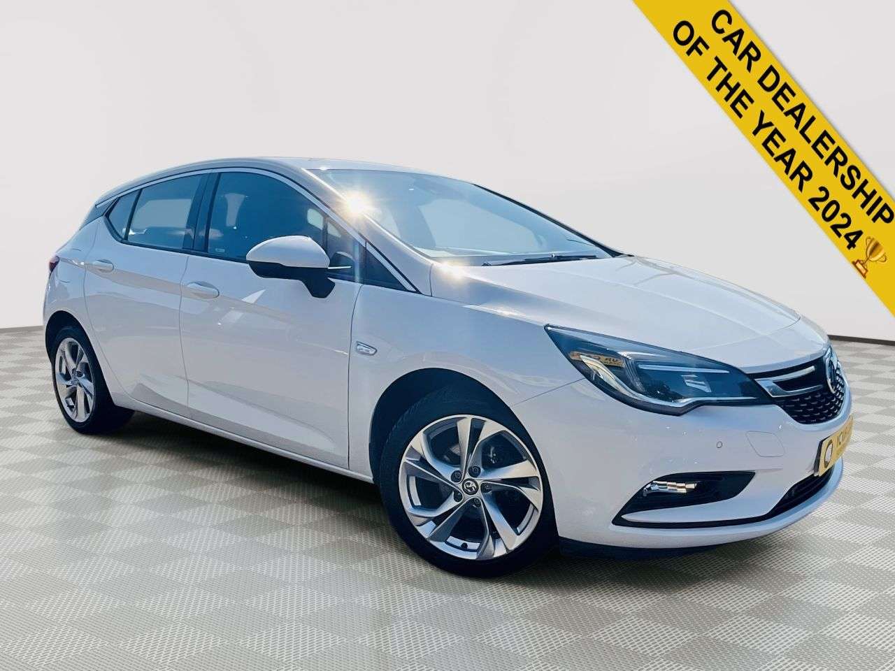 A 2016 VAUXHALL ASTRA 1.4i Turbo SRi Nav Hatchback 5dr Petrol Auto Euro 6 (s/s) (150 ps) A 2016 VAUXHALL ASTRA 1.4i Turbo SRi Nav Hatchback 5dr Petrol Auto Euro 6 (s/s) (150 ps)