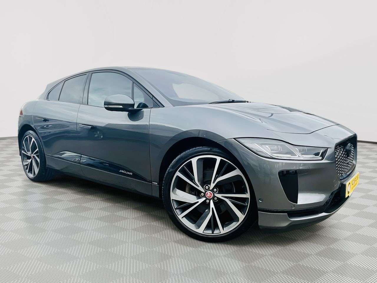 A 2019 JAGUAR I-PACE 400 90kWh HSE SUV 5dr Electric Auto 4WD (400 ps) A 2019 JAGUAR I-PACE 400 90kWh HSE SUV 5dr Electric Auto 4WD (400 ps)