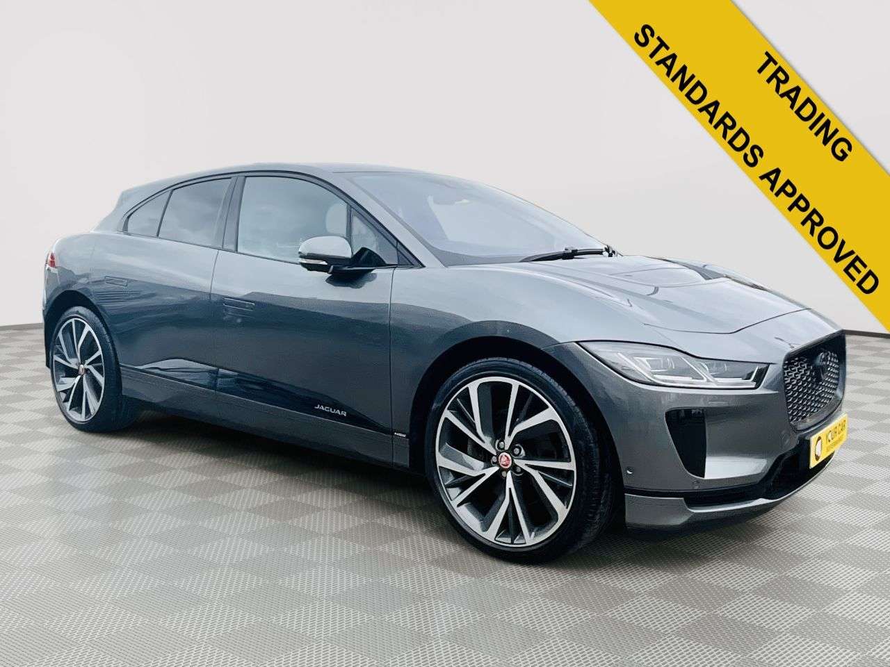 A 2019 JAGUAR I-PACE 400 90kWh HSE SUV 5dr Electric Auto 4WD (400 ps) A 2019 JAGUAR I-PACE 400 90kWh HSE SUV 5dr Electric Auto 4WD (400 ps)